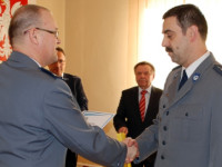 policjant komendant dzielnicowy policjant komendant dzielnicowy