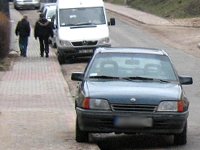 samochód chodnik samochód chodnik